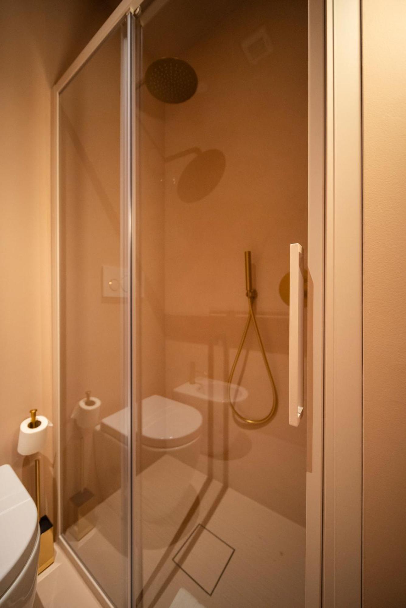 Fontana 16 Rooms Milan Luaran gambar