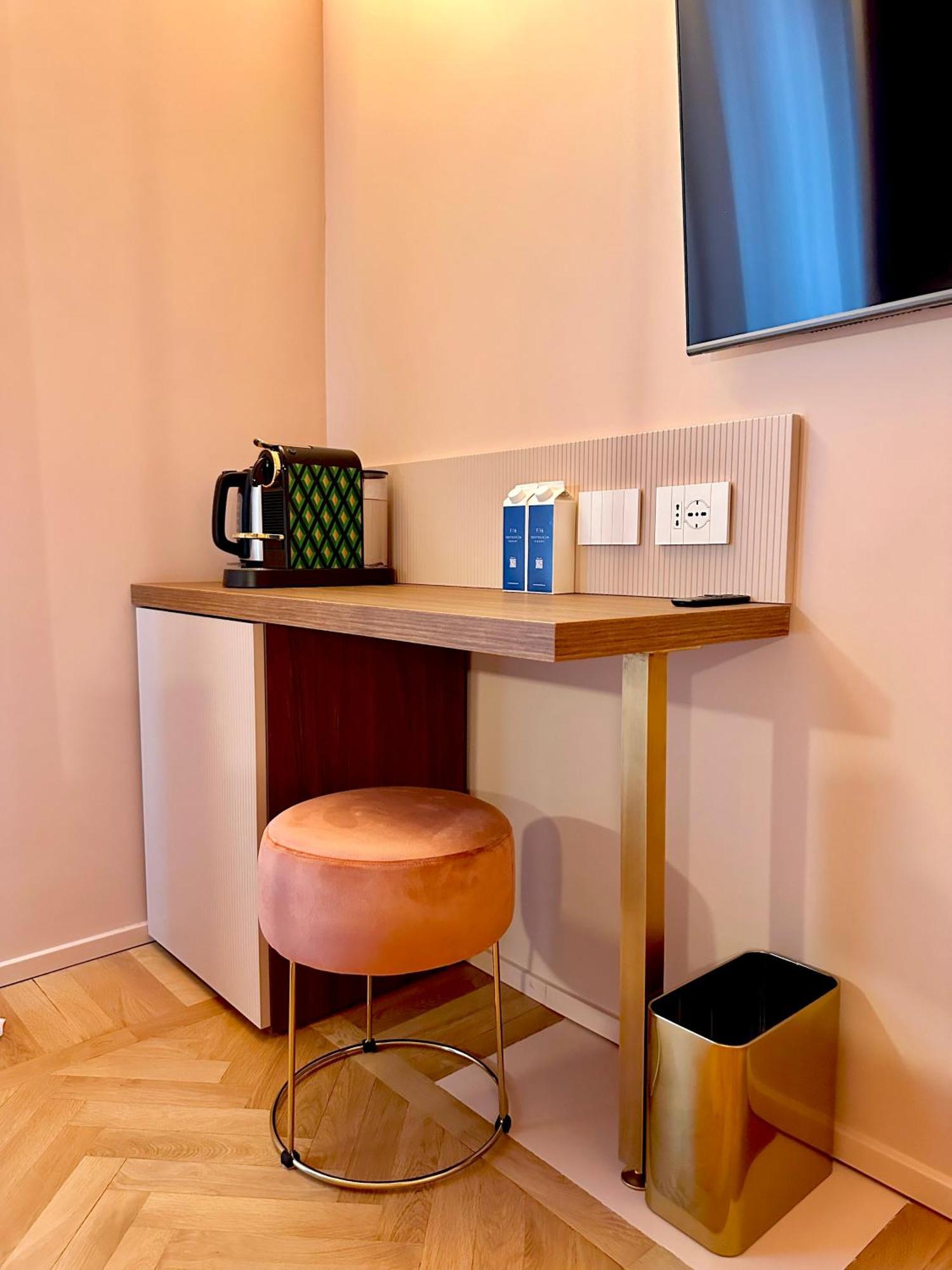 Fontana 16 Rooms Milan Luaran gambar